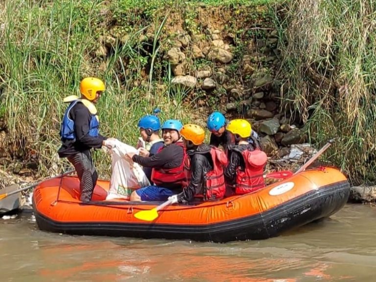 Tirta Pakuan Susur Sungai untuk Tangani Masalah Sampah