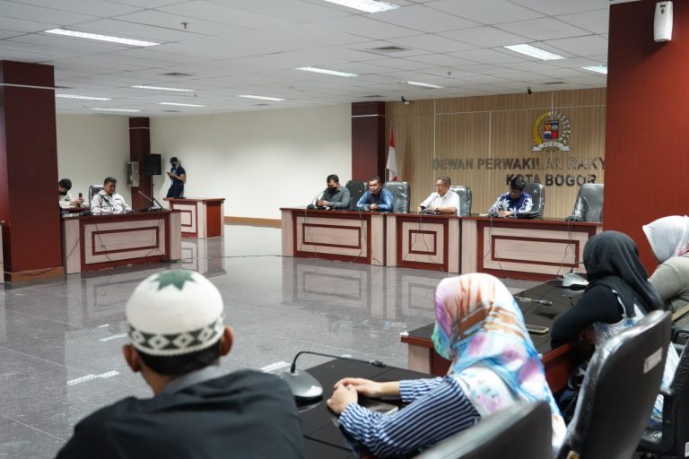 Belum Terima Gaji, Karyawan PDJT Ngadu ke Dewan