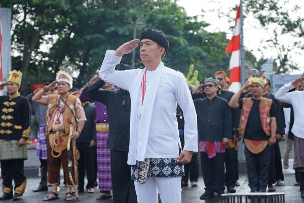 Saat Upacara, Pegawai Perumda PPJ Kota Bogor Kenakan Pakaian Nusantara