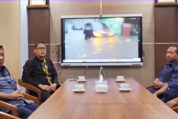 Tirta Pakuan Beri Pasokan Air Bersih untuk Warga Terdampak Bencana