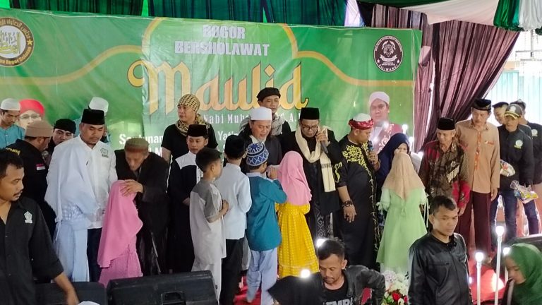 Majelis Sholawat Al-Baasith Santuni Ribuan Anak Yatim se-Bogor Selatan