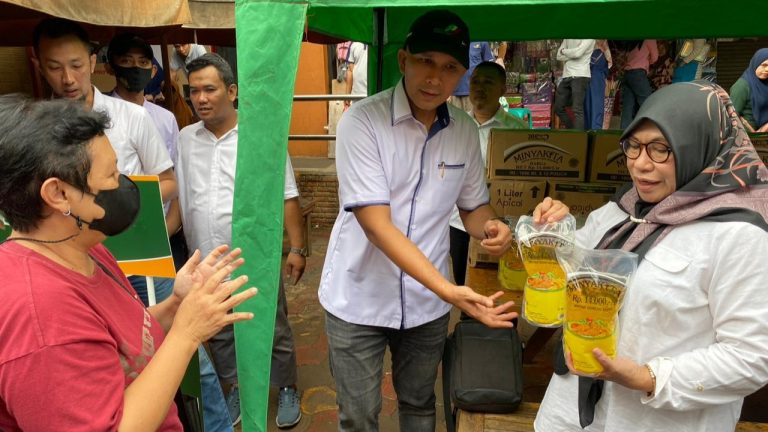 Tekan Tingginya Harga Migor, Perumda PPJ Salurkan MinyaKita