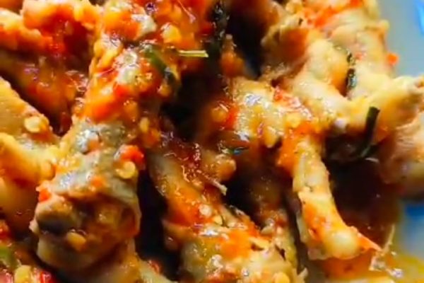 Doyan Makanan Pedas, Nih ada Tulang sama Ceker Teteh Jontor di Warung Teteh Bondongan