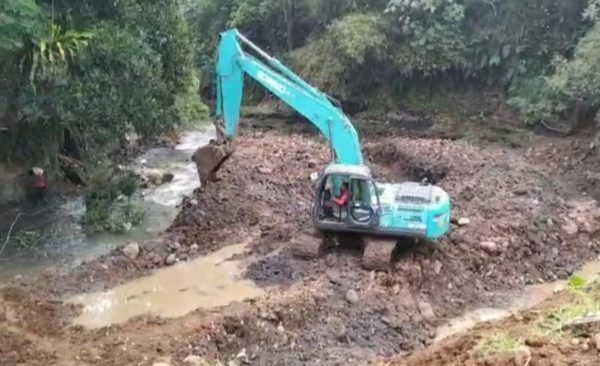 Proses Cut and Fill di BNR Diprotes Warga
