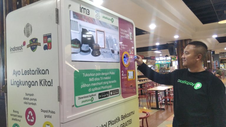 Tukar Sampah Jadi Pulsa, Solusi IOH Dalam Menjaga dan Melestarikan Lingkungan Secara Berkelanjutan