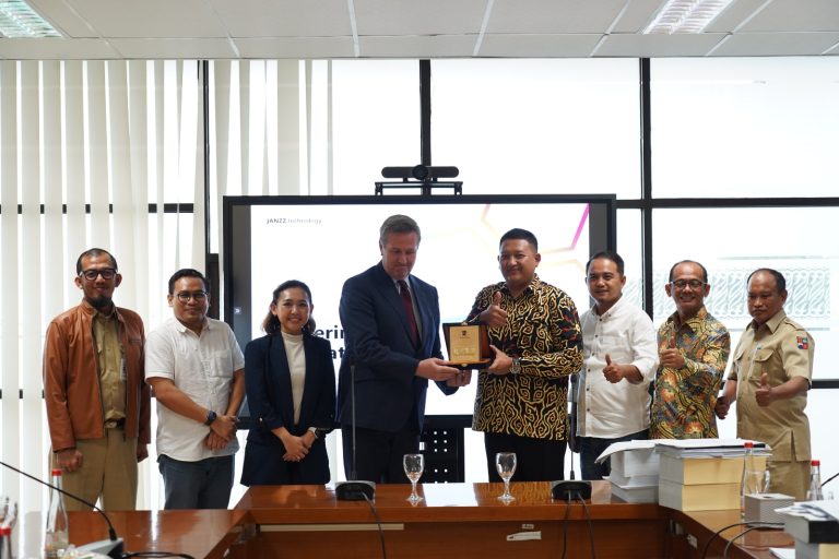 Terima Kunjungan Kerja dari Swiss Anggota DPRD Bahas Masalah Ketenagakerjaan