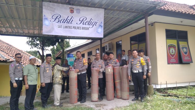 Satlantas Polres Bogor Renovasi Mushola di Tamansari