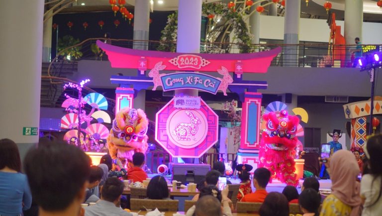 Atraksi Barongsai dan Liong Menyambut Kemeriahan Tahun Baru Imlek 2024
