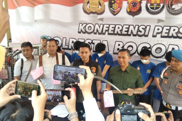 Kedapatan Bawa Sajam, Tujuh Orang yang Terafiliasi Genk Motor Diamankan Polisi