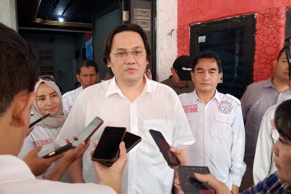 Pengacara Kondang Farhat Abbas Ikuti Penjaringan Bacawalkot Melalui Partai Gerindra