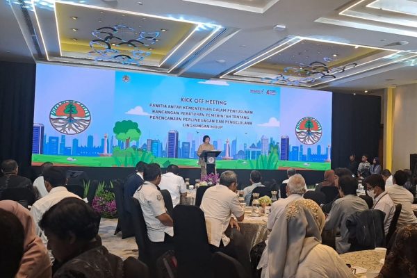 Kick Off Meeting KLHK Tentang RPP PPPLH, Siti Nurbaya: Saya Targetkan Selesai Bulan Juni Hingga Juli