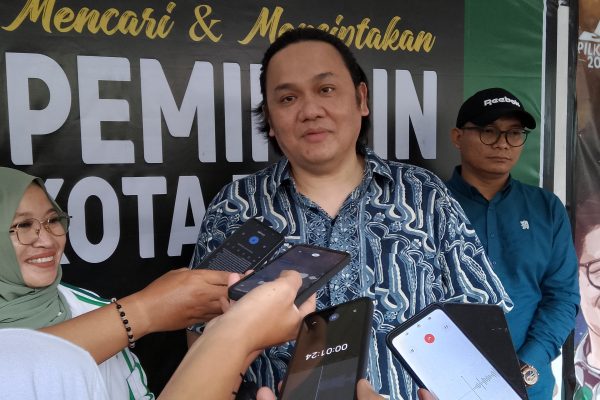 Bacawalkot Farhat Abbas Serahkan Berkas ke PKB Kota Bogor