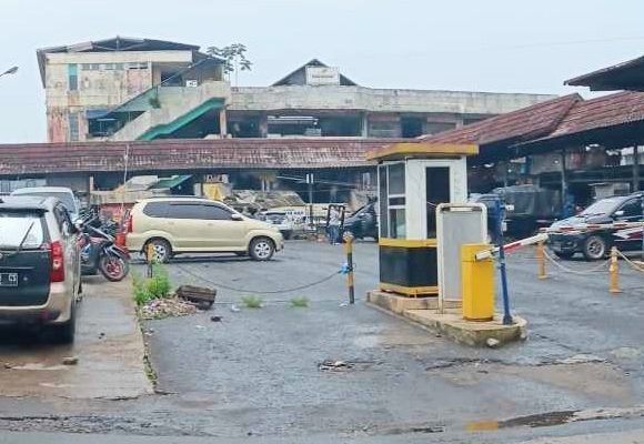 Pasar Dibangun, PPJ Bangun TPS untuk Pedagang Pasar Merdeka