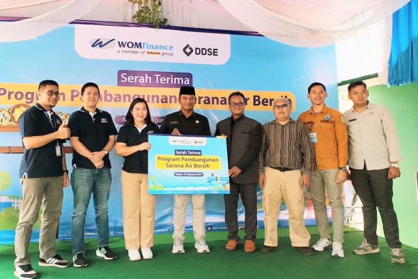Warga Sulit Air, WOM Finance Bangun Sumur Wakaf di Desa Cibitung Wetan Pamijahan Bogor