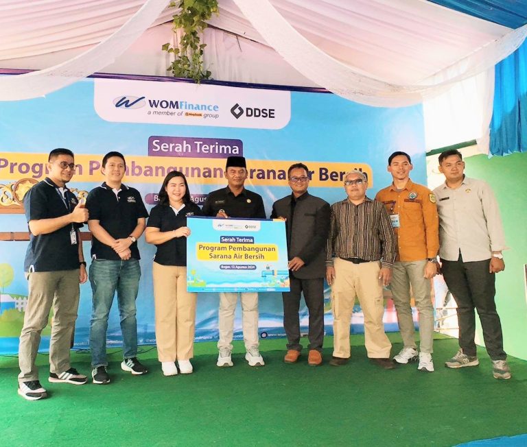 Warga Sulit Air, WOM Finance Bangun Sumur Wakaf di Desa Cibitung Wetan Pamijahan Bogor