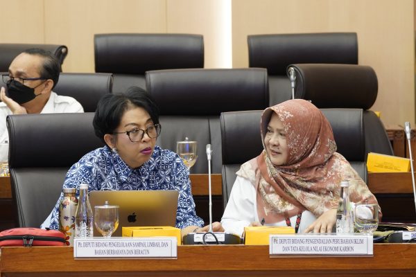 Surati Tiga Kementrian, KLH Hentikan Importasi Sampah Plastik Mulai Tahun 2025