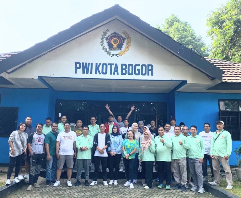 Ikut Jumat Sehat PWI, PPJ Kenalkan Unit Bisnis ‘UB Mart’