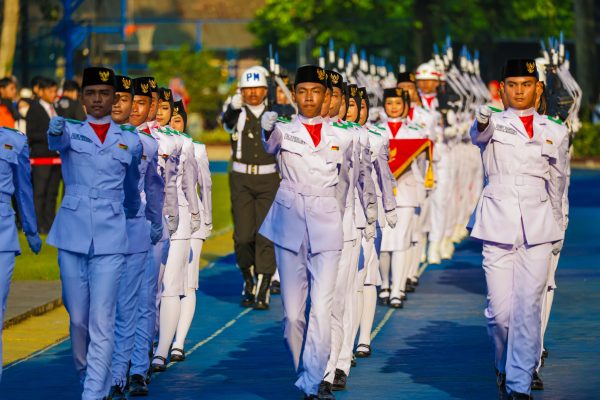 Khairanisa, Sosok Pembawa Baki dalam HUT ke-80 Kemerdekaan RI di Kota Bogor