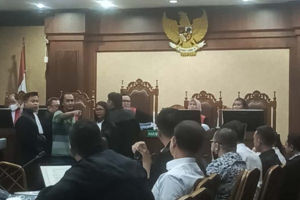 Sidang Kasus Kredit Fiktif Bank Jatim: 19 Saksi Dihadirkan, Terungkap Peran Nominee dan Dugaan Proyek Fiktif