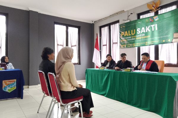 Permudah Layanan Masyarakat, PN Bogor dan Disdukcapil Gulirkan Palu Sakti