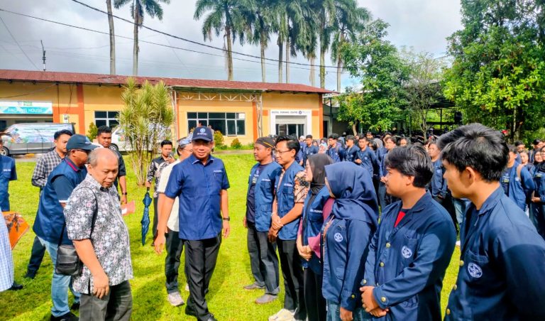 IPB Terjunkan Relawan dan Inovasi Pangan Steril untuk Korban Banjir Sumatera