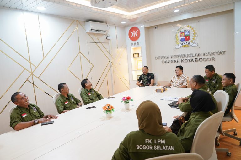 Batasan Usia di Perwali 28 Disoal, FK LPM Bogor Selatan Geruduk Kantor Dewan