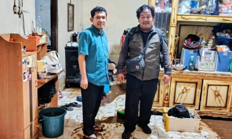 Pemukiman Warga Diterjang Banjir, Zenal Gercep Turun ke Lokasi