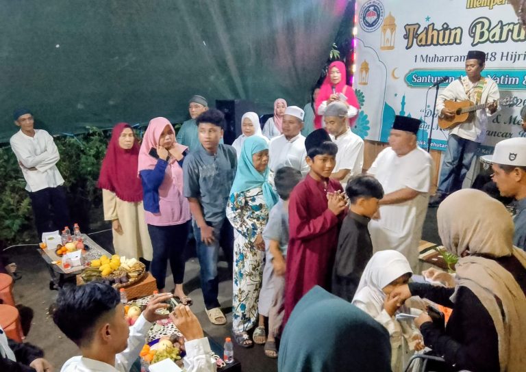 Tak Gelar Pawai Obor, Pengusaha Ayam Potong Pilih Berbagi di Malam 1 Muharram