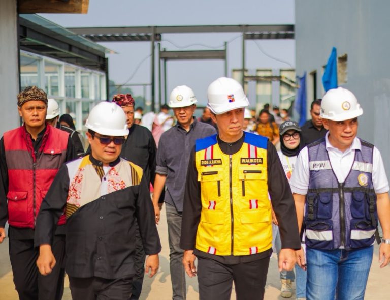 Wali Kota Bogor Tinjau Pembangunan Pasar Merdeka, Target Operasional Bertahap Mulai September