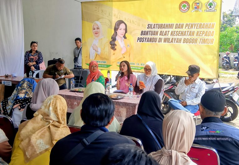 Bantuan Alkes Disalurkan, Fetty dan Desy Dorong Penguatan Pelayanan Posyandu di Bogor Timur